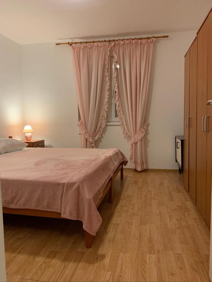 Apartment Patricia 1987 *